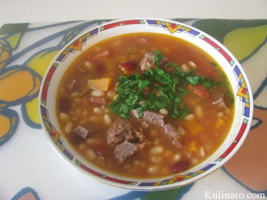 Суп фасолевый  с мясом и рисом по-арабски